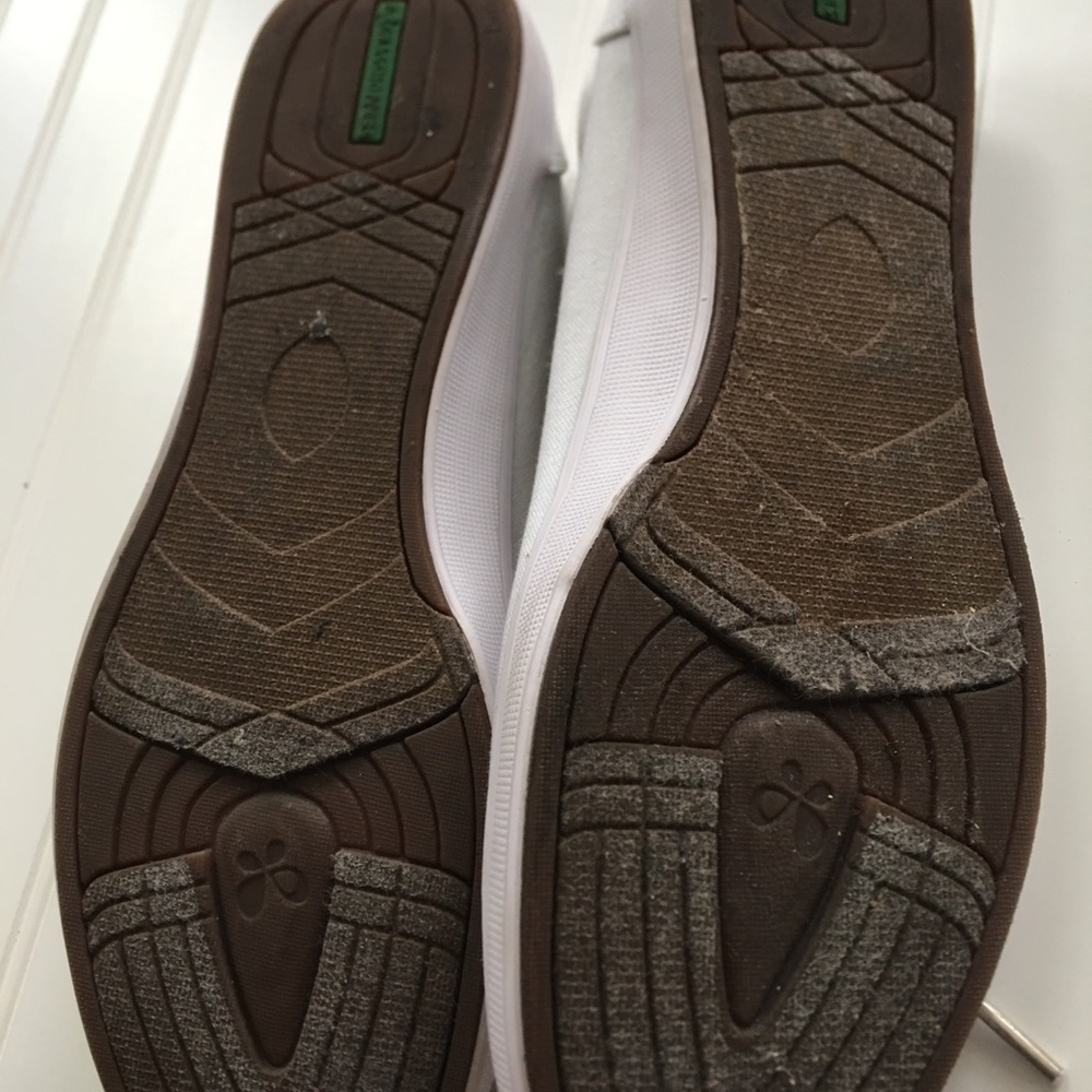 Grasshopper White Shoes - Picture 4 of 4